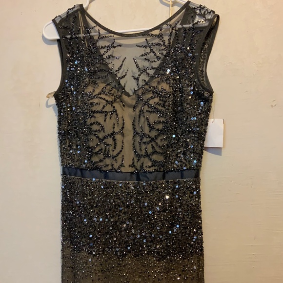 NWT Adrianna Pappell  Scoop Back  Sequin Gown in Lead Size 8 - Picture 2 of 8